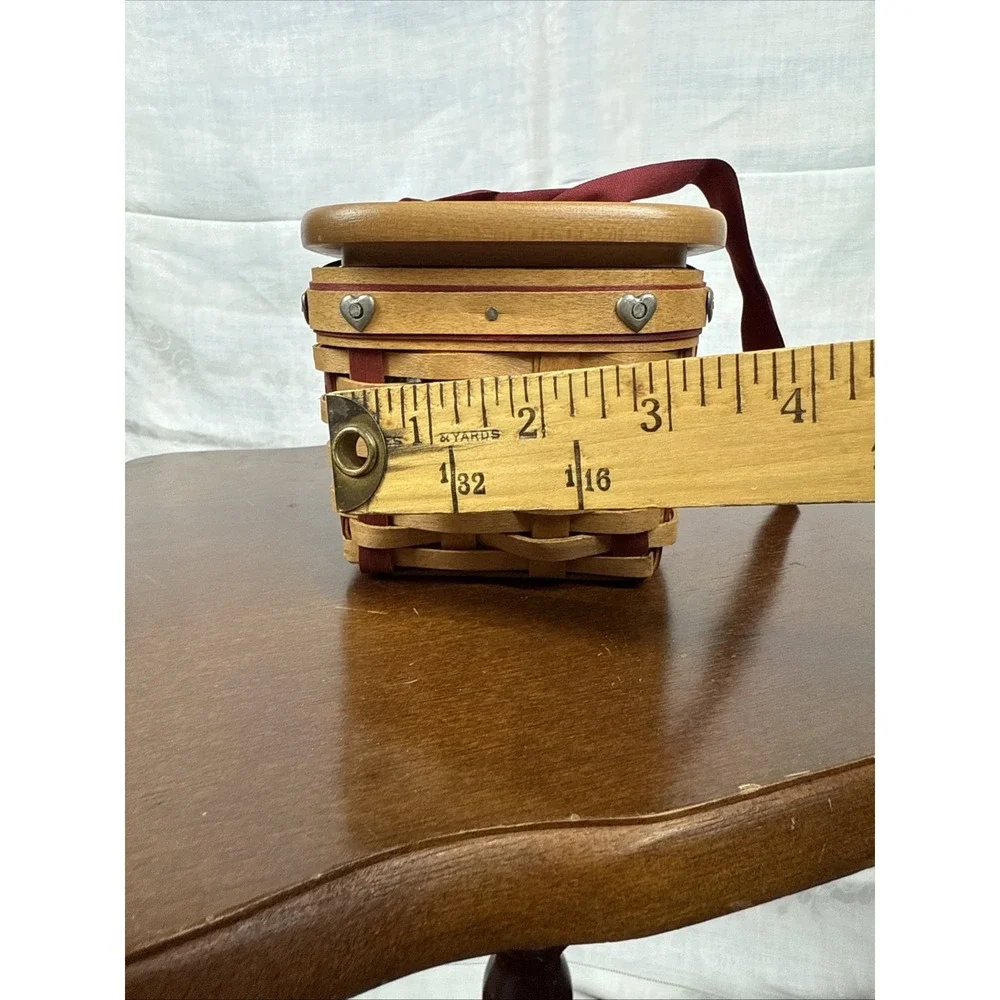 Longaberger 2002 Small Sweetest Gift Sweetheart Basket, Protector & Ribbon‎ Lid,